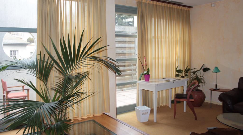 Hotel Restaurant La Poularde Montrond-les-Bains Room photo